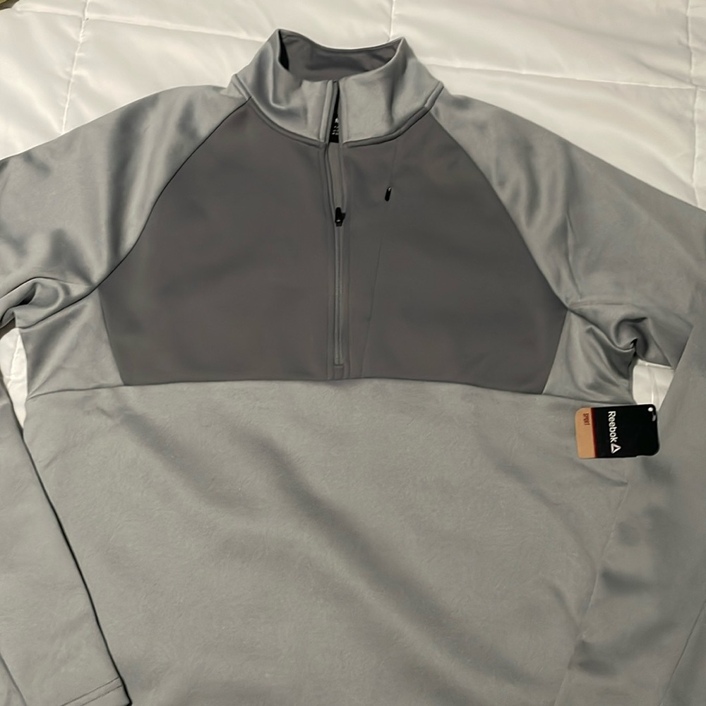 Reebok performance fleece 1/2 zip. Mens M. Heather grey. New with tags.